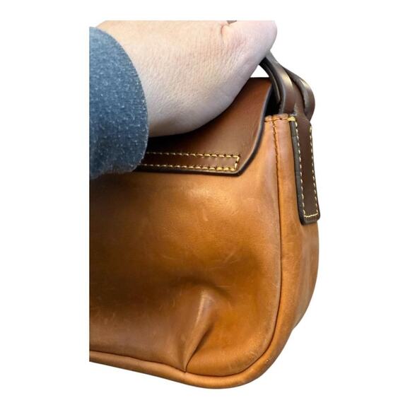 Dooney & Bourke Derby Florentine Crossbody Leather Bag - Picture 3 of 13